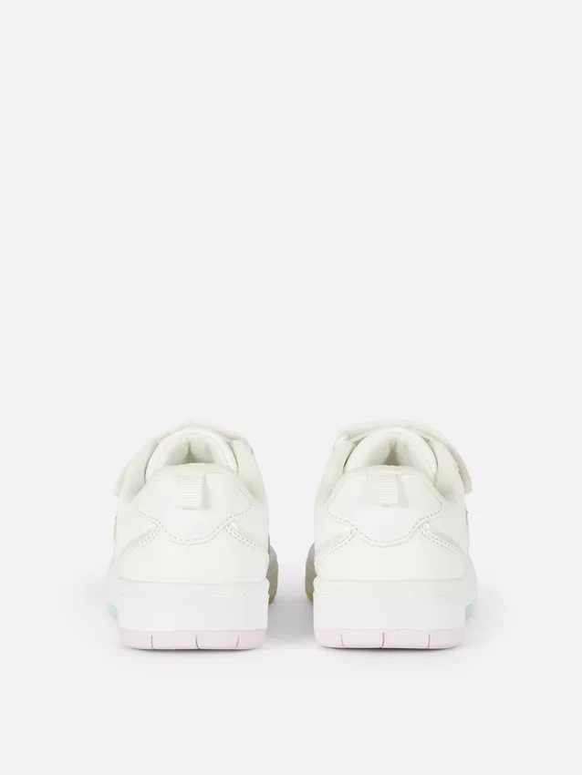 Zapatillas de caña baja con corazones