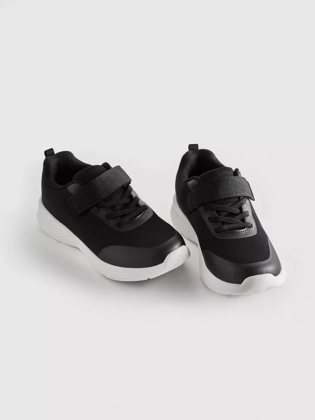 Zapatillas de caña baja con suela gruesa