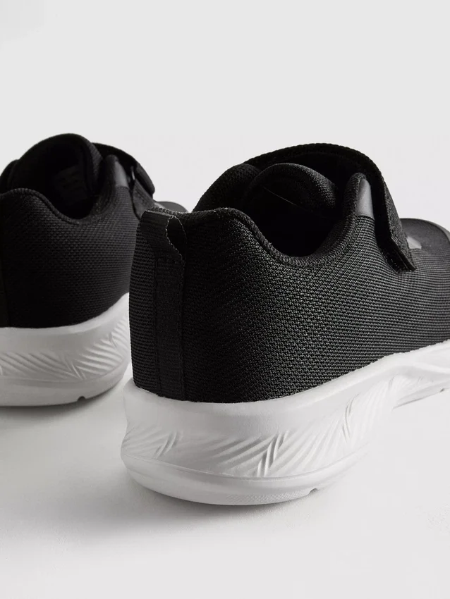 Zapatillas de caña baja con suela gruesa