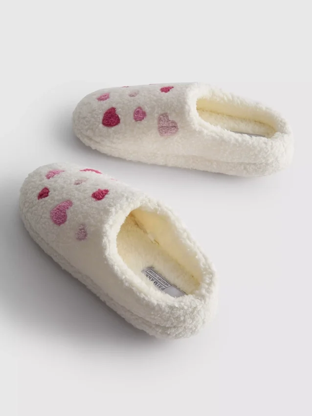 Zapatillas de casa de felpa con diseño de corazón