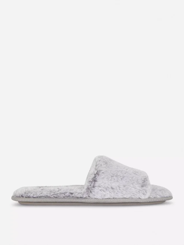 Zapatillas de casa de piel sintética