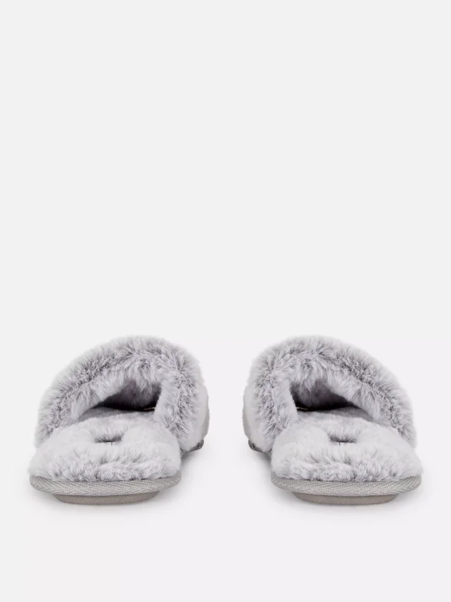 Zapatillas de casa de piel sintética