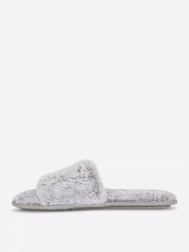 Zapatillas de casa de piel sintética