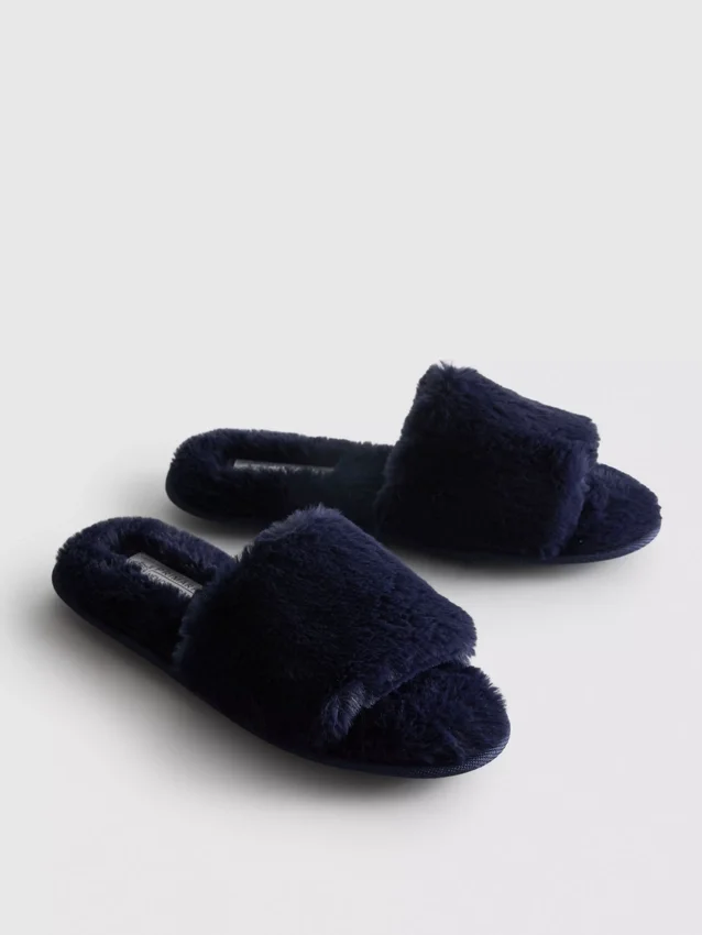 Zapatillas de casa mullidas con tiras cruzadas