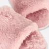 Zapatillas de casa mullidas con tiras cruzadas