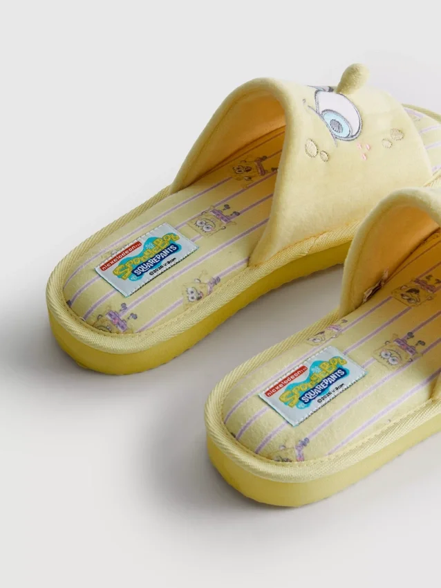 Zapatillas de casa tipo mule de Bob Esponja