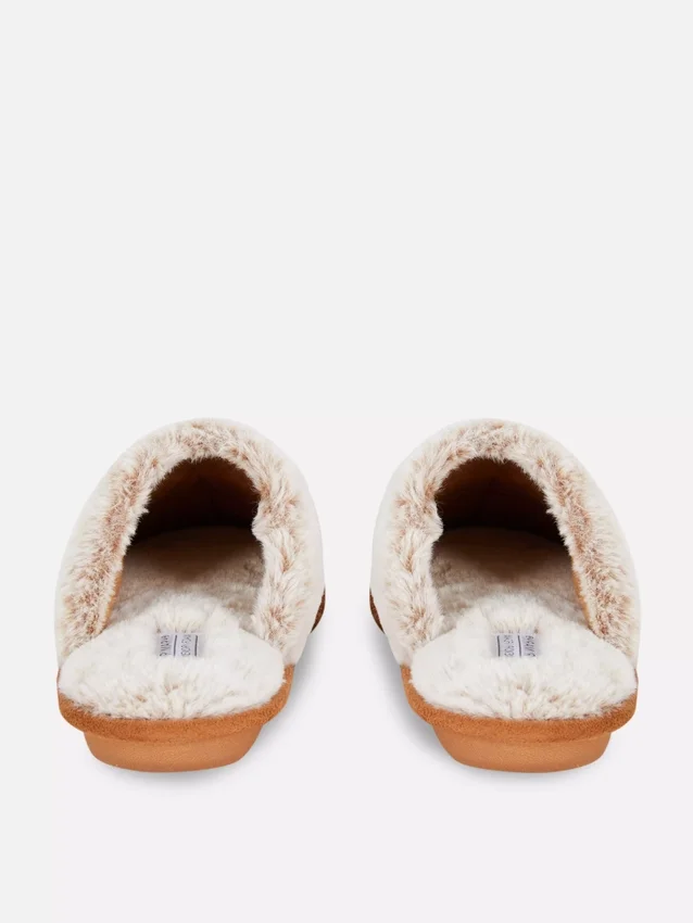 Zapatillas de casa tipo mule de felpa