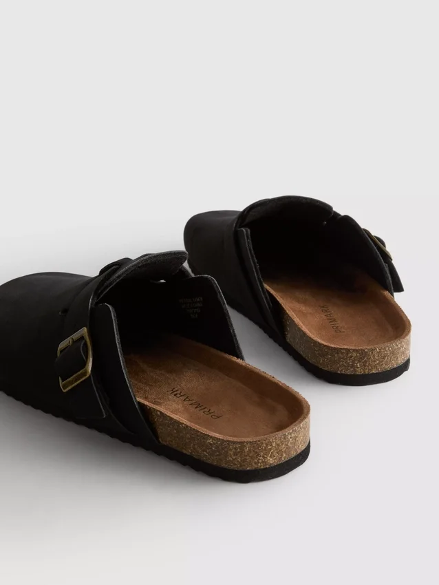 Zapatillas de casa tipo mules de punta cerrada