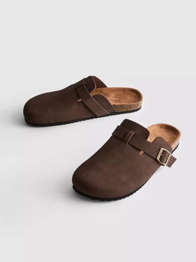 Zapatillas de casa tipo mules de punta cerrada