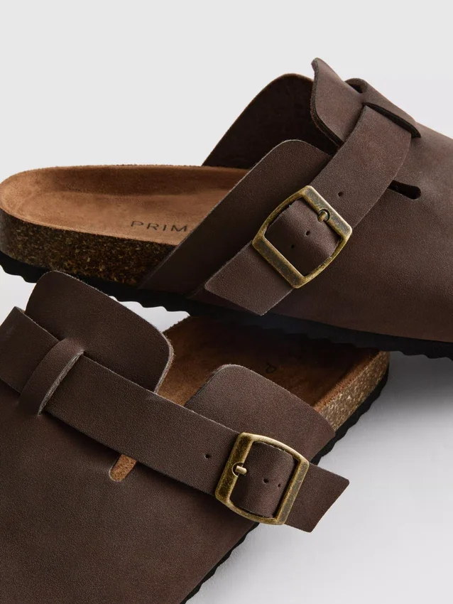 Zapatillas de casa tipo mules de punta cerrada