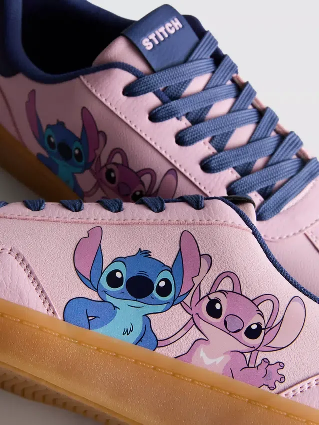 Zapatillas de Disney con suela de goma y el personaje Stitch