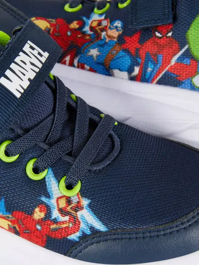 Zapatillas de los Vengadores de Marvel