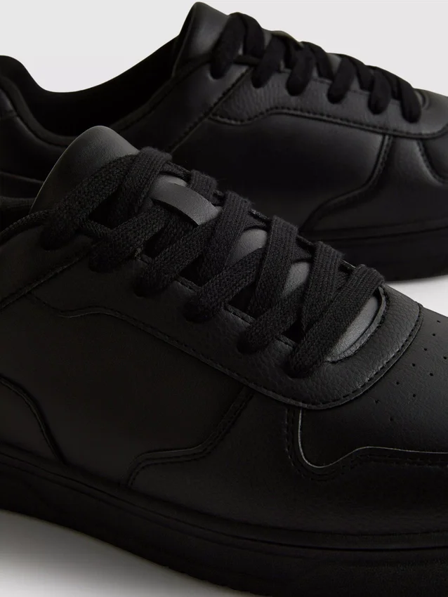 Zapatillas deportivas de caña baja con paneles