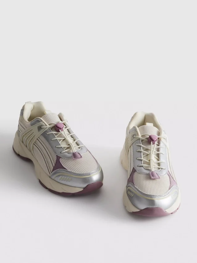 Zapatillas gruesas con cierre de palanca
