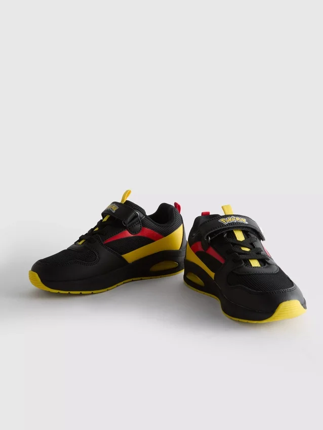 Zapatillas Pokémon que se iluminan