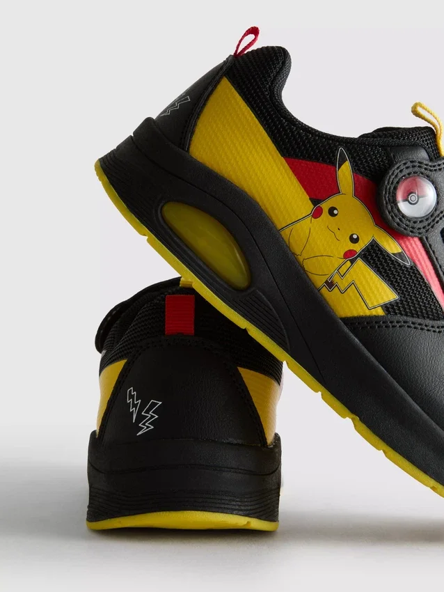 Zapatillas Pokémon que se iluminan