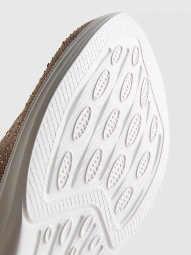 Zapatillas sin cordones con detalles de diamantes