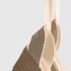Zapatos de cuña con puntera cerrada y cordones