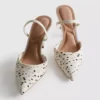 Zapatos de punta con lunares