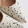 Zapatos de punta con lunares