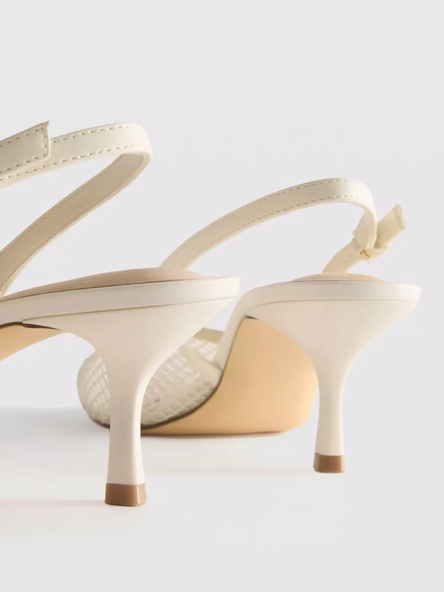 Zapatos de tacón con talón abierto de malla de horma ancha