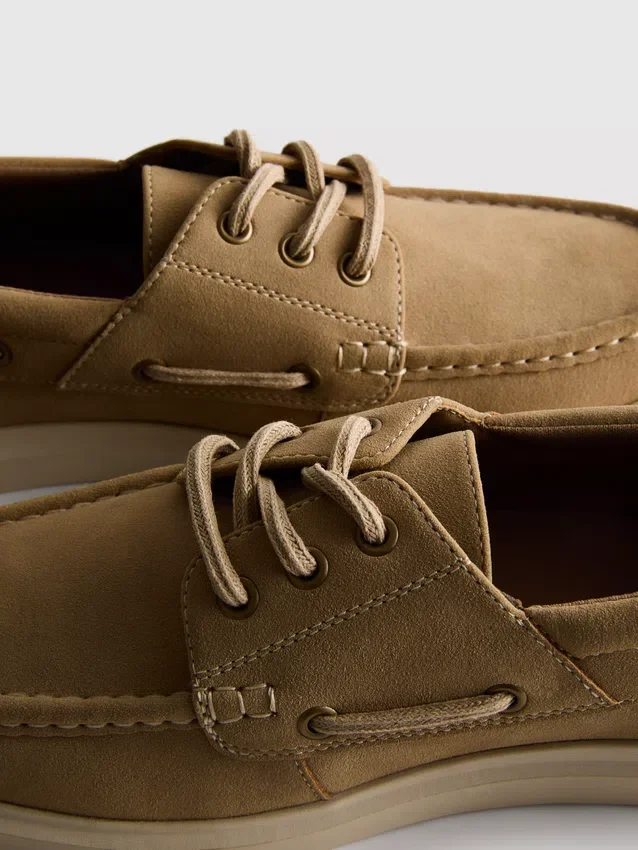 Zapatos náuticos con cordones