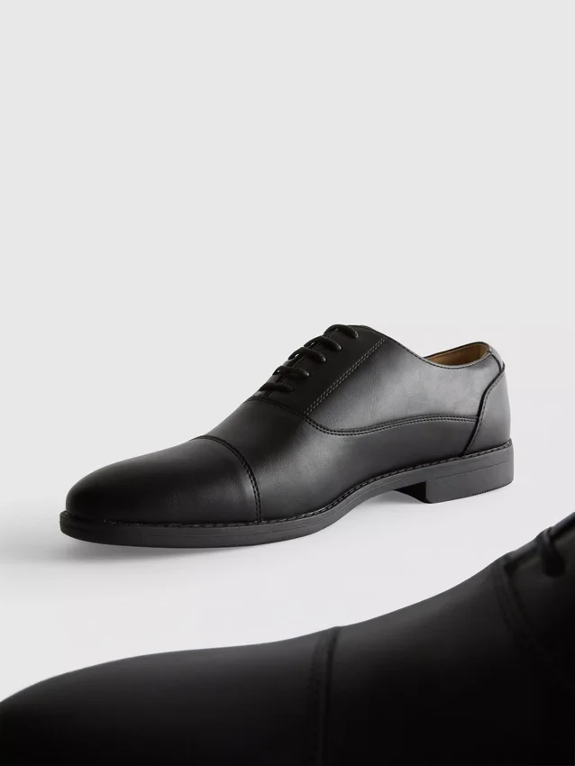 Zapatos oxford con cordones