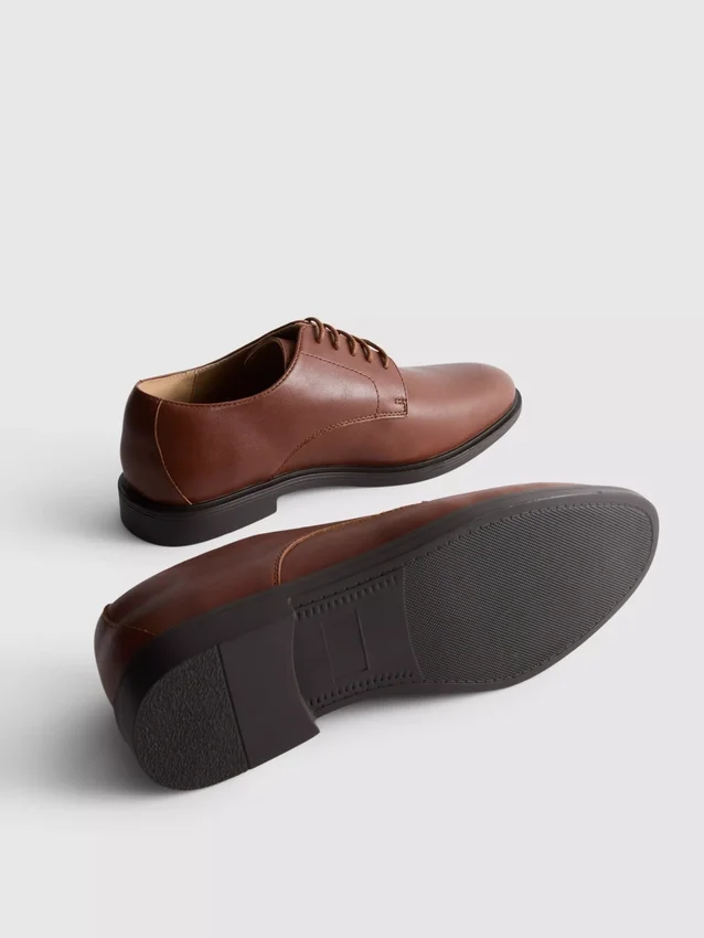 Zapatos oxford con cordones