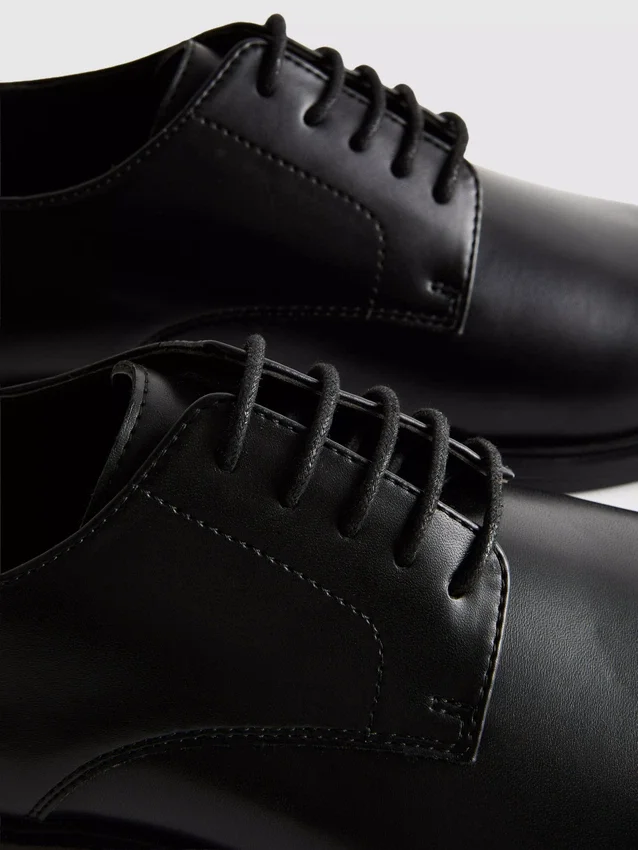 Zapatos oxford con cordones