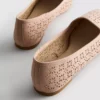 Zapatos planos con aberturas