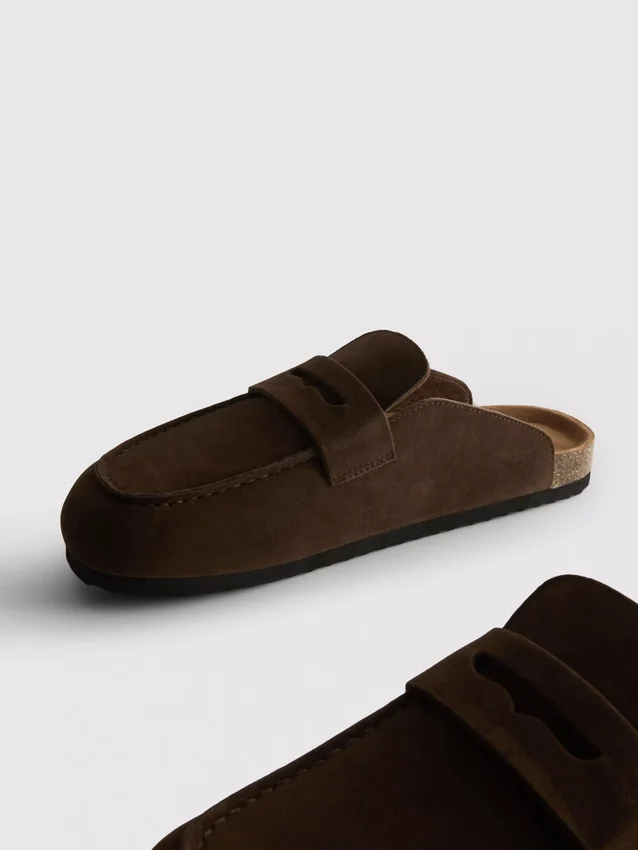 Zuecos tipo mocasín
